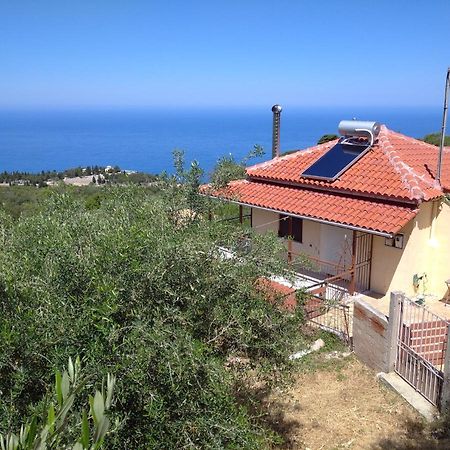 Traditional House With View Drymon Екстериор снимка
