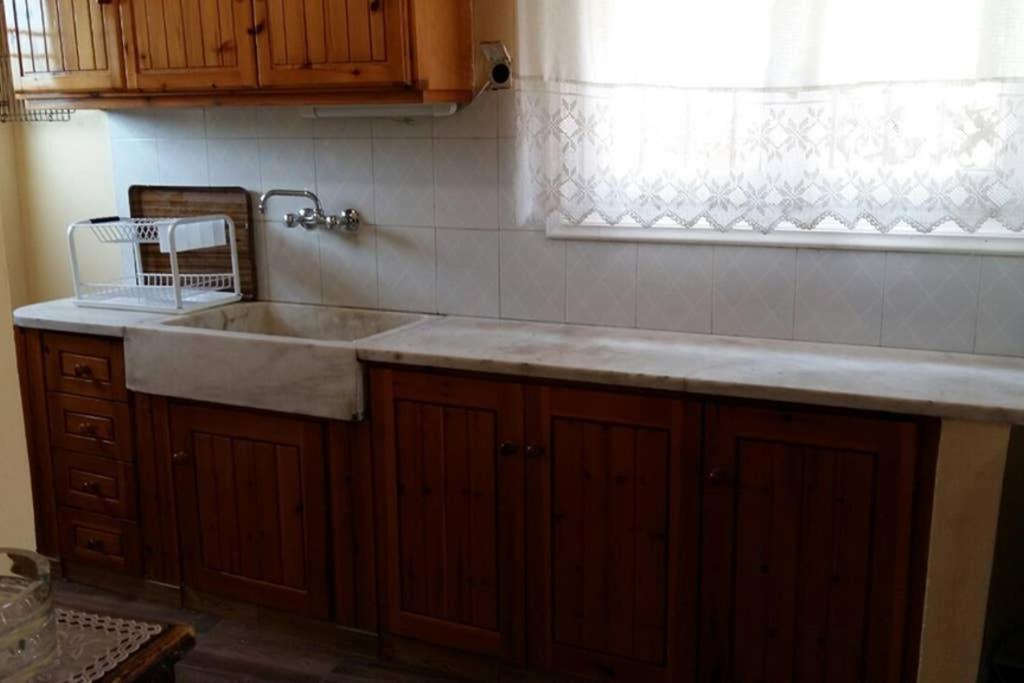 Traditional House With View Drymon Екстериор снимка