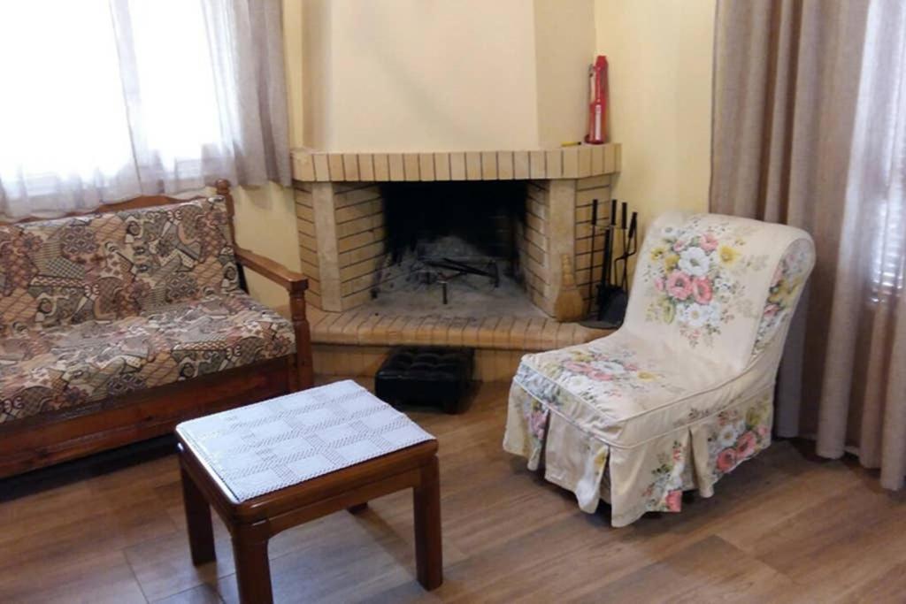 Traditional House With View Drymon Екстериор снимка