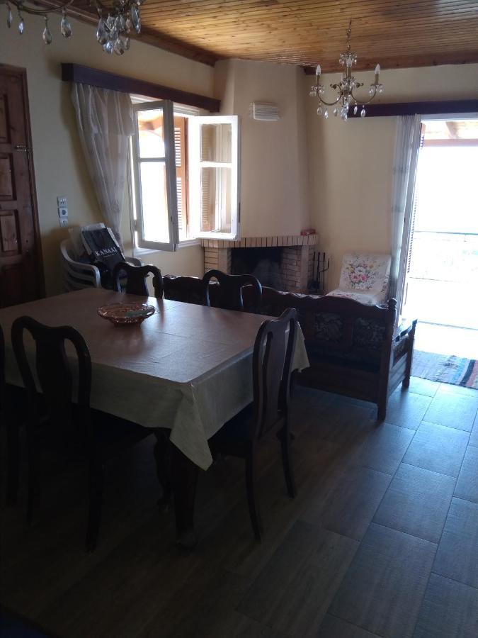 Traditional House With View Drymon Екстериор снимка