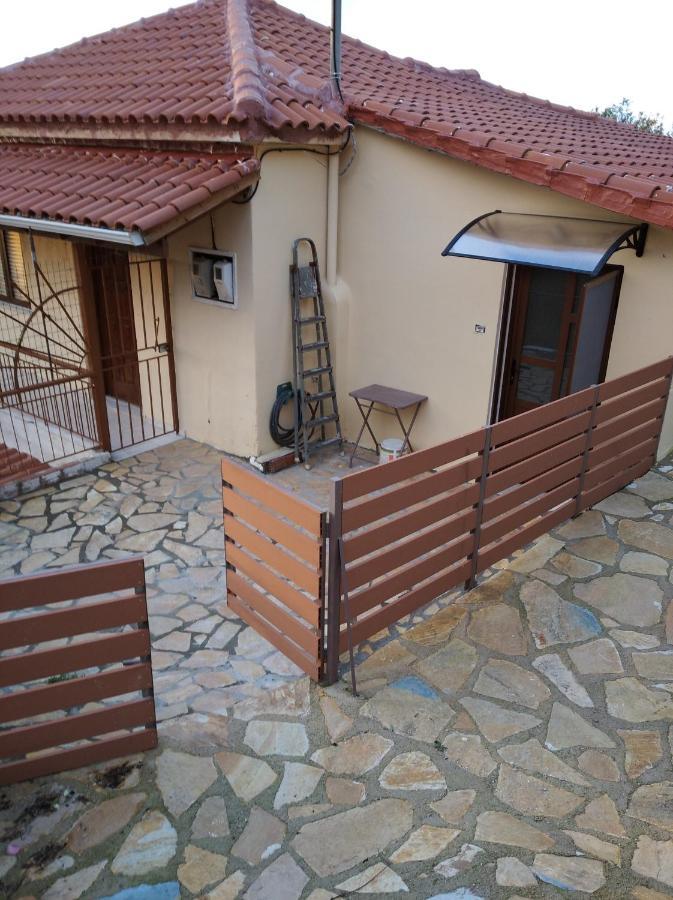 Traditional House With View Drymon Екстериор снимка